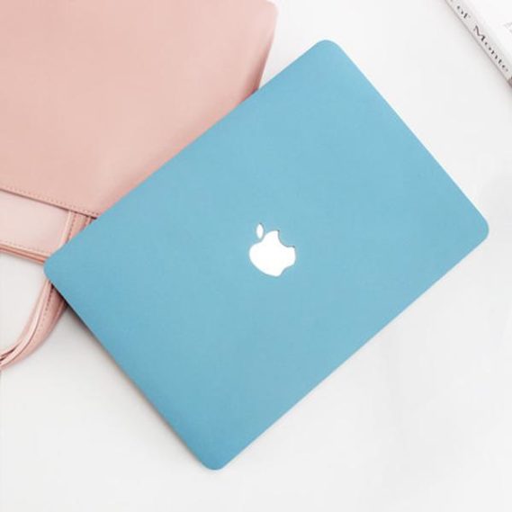 Case macbook xanh dương với cái túi