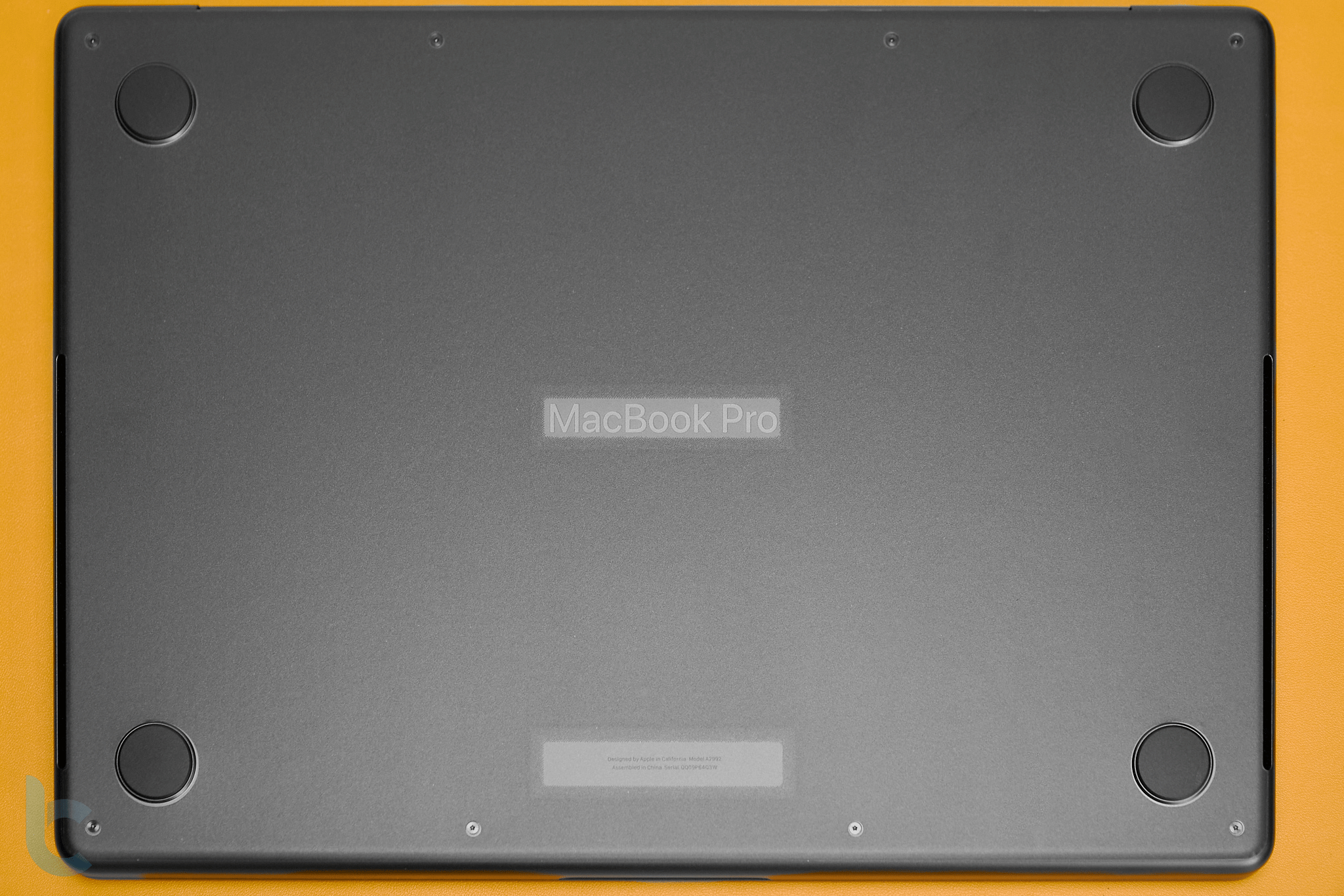 Bộ dán MacBook innostyle Pro 14 inch M3 Space Black